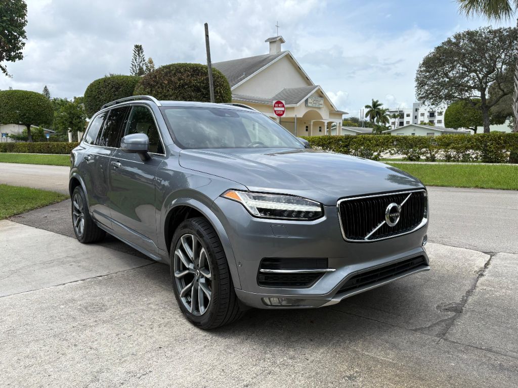 2017 Volvo XC90 Momentum